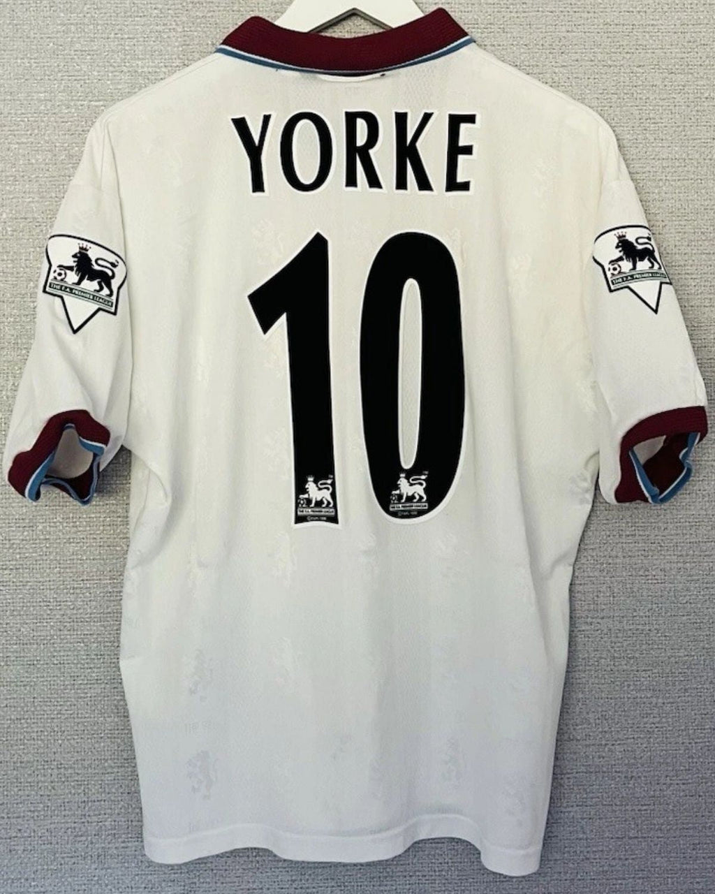 YORKE DWIGHT 1997-98 (Ast)